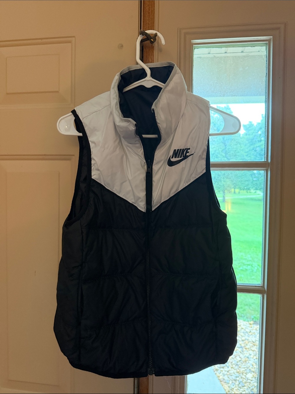 Nike Black and White Quilted Puffer Vest for Women